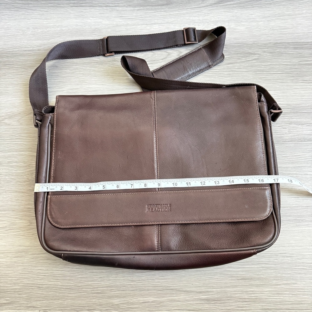 Kenneth Cole Reaction Brown Leather Messenger Bag / Laptop Bag - Picture 5 of 8